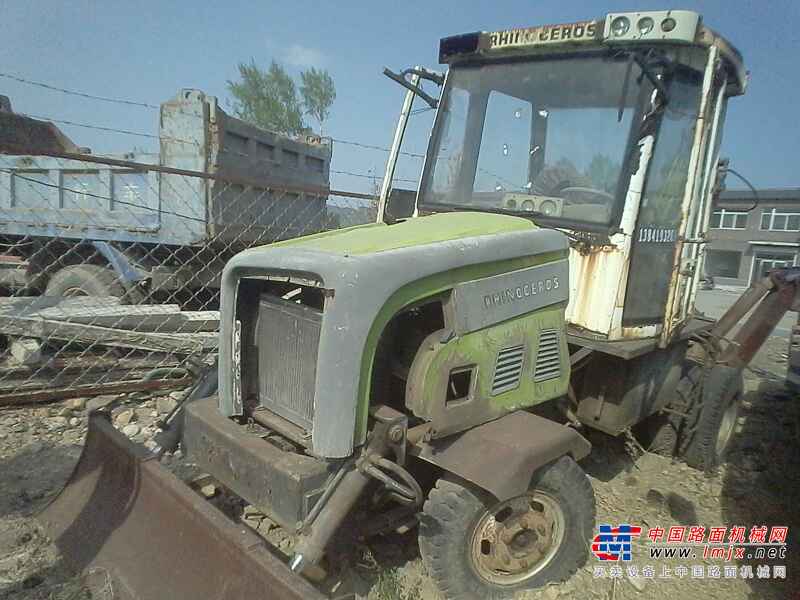 辽宁出售转让二手12000小时2005年犀牛重工轮挖XN110挖掘机