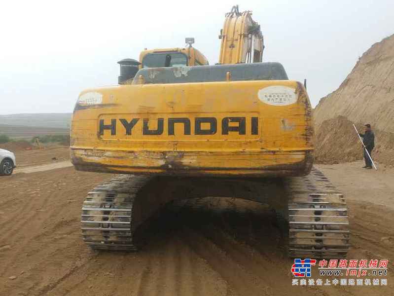 山西出售转让二手12000小时2005年现代R220挖掘机