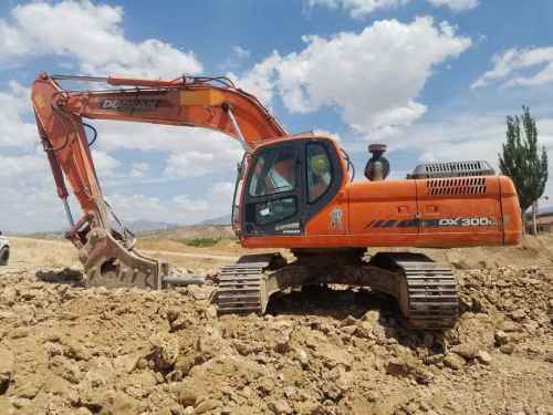 宁夏出售转让二手8000小时2012年斗山DX300LC挖掘机