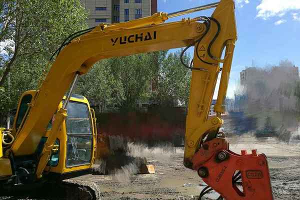 黑龙江出售转让二手9000小时2008年玉柴YC85挖掘机