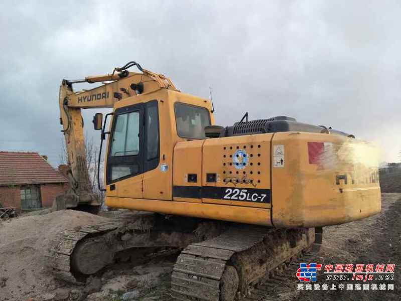 辽宁出售转让二手7000小时2004年现代R225LC挖掘机