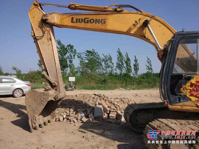 山东出售转让二手7000小时2010年柳工CLG205C挖掘机