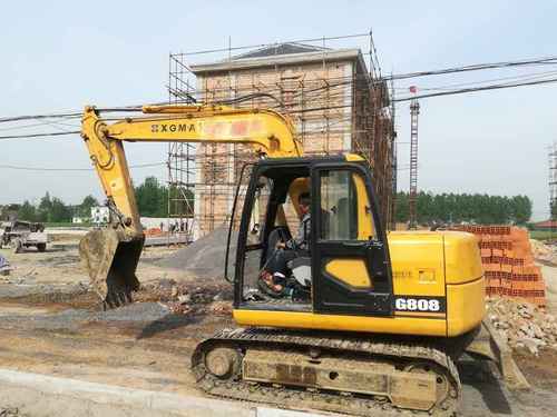 安徽出售转让二手2000小时2011年厦工XG808挖掘机