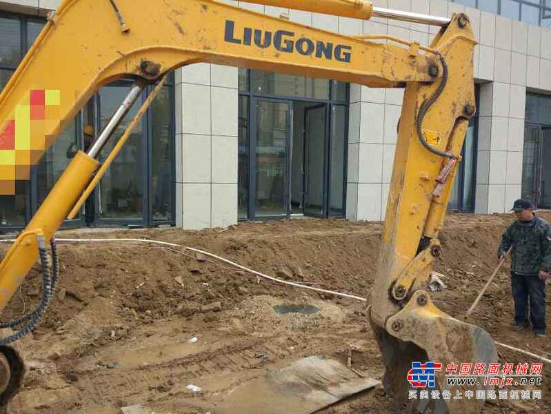 山东出售转让二手800小时2016年柳工CLG906D挖掘机
