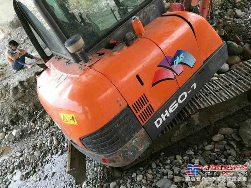 四川出售转让二手8900小时2010年斗山DH60挖掘机