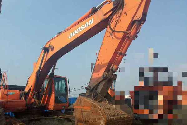 辽宁出售转让二手11000小时2009年斗山DH370LC挖掘机