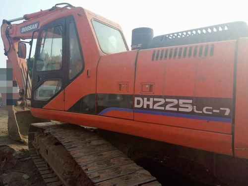 辽宁出售转让二手8500小时2011年斗山DH225LC挖掘机
