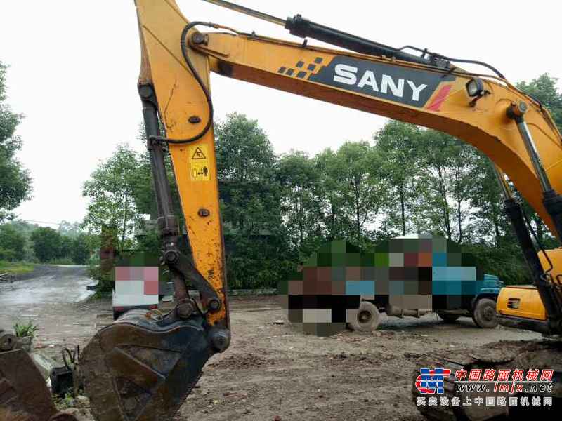 四川出售转让二手9801小时2010年三一重工SY135C挖掘机
