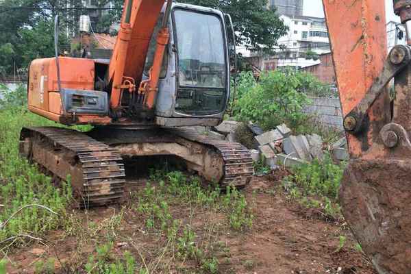 江西出售转让二手18000小时2003年日立EX100挖掘机