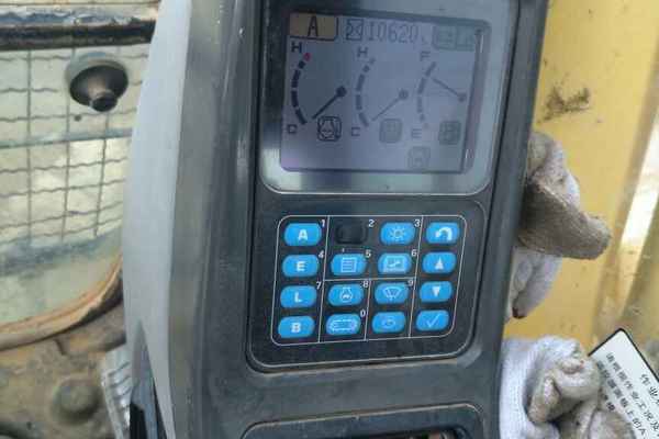 贵州出售转让二手8000小时2010年小松PC270挖掘机