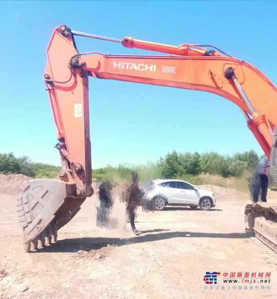 黑龙江出售转让二手12000小时2012年日立ZX350H挖掘机