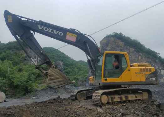 贵州出售转让二手7660小时2010年沃尔沃EC210B挖掘机