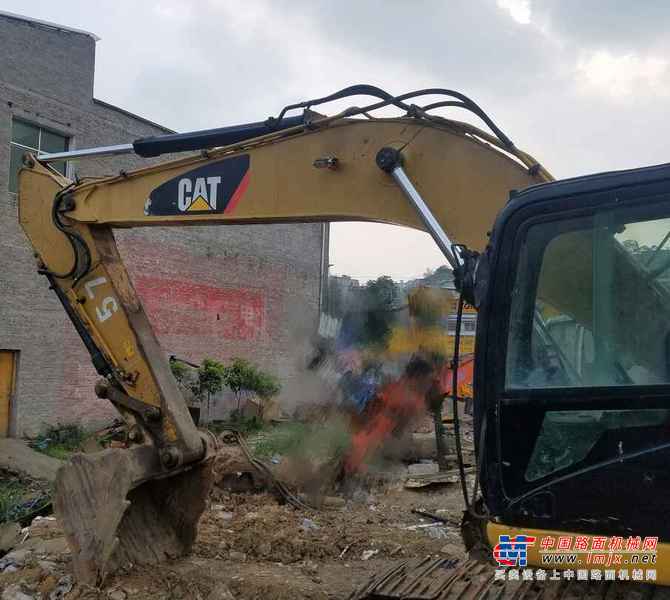 贵州出售转让二手8600小时2009年卡特彼勒324D挖掘机