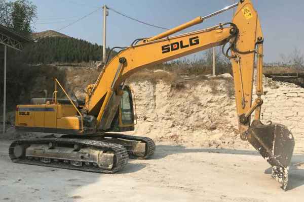 山东出售转让二手3100小时2013年临工LG6225E挖掘机