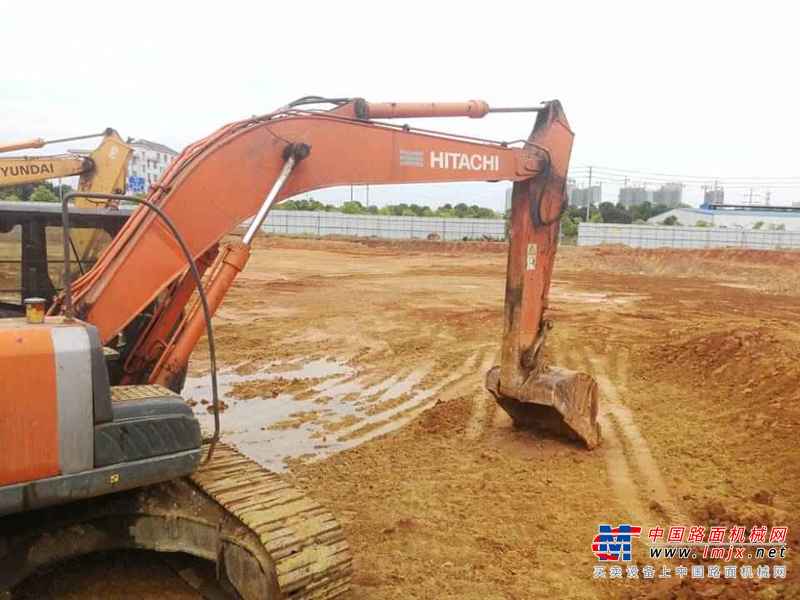 江西出售转让二手7000小时2010年日立ZX200挖掘机