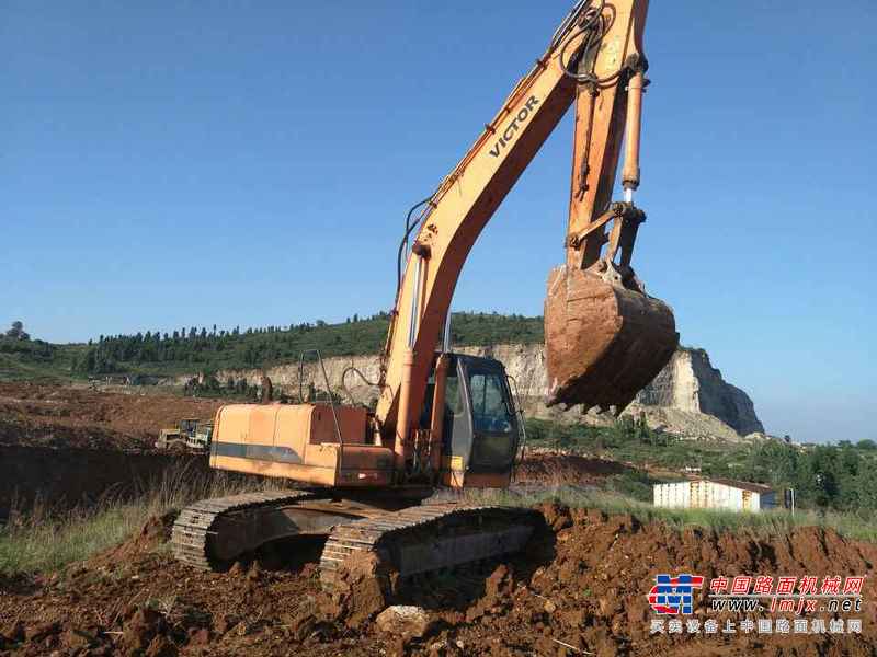 山东出售转让二手7000小时2010年威克特V322挖掘机