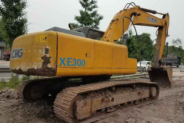 四川出售转让二手8000小时2012年徐工XE260C挖掘机