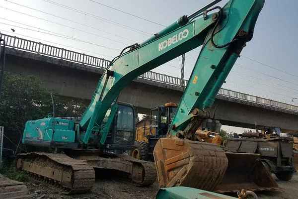 四川出售转让二手6000小时2012年神钢SK260LC挖掘机