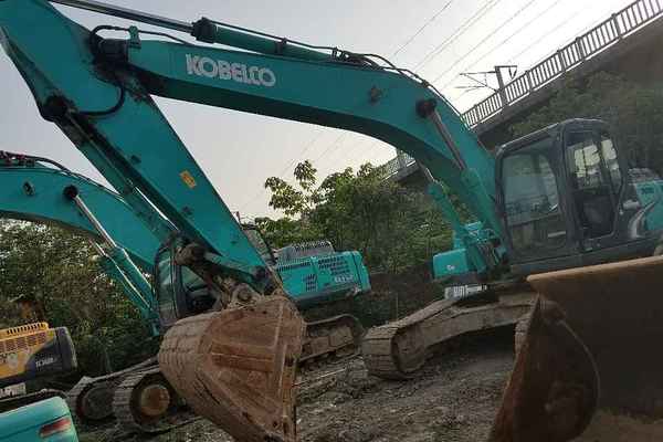四川出售转让二手6000小时2012年神钢SK260LC挖掘机