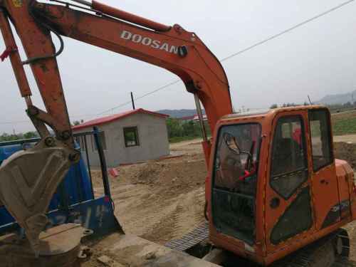 辽宁出售转让二手8100小时2009年斗山DH70挖掘机