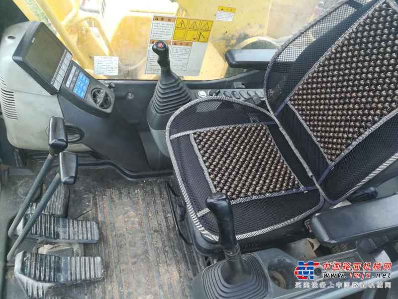 陕西出售转让二手6800小时2010年小松PC240LC挖掘机