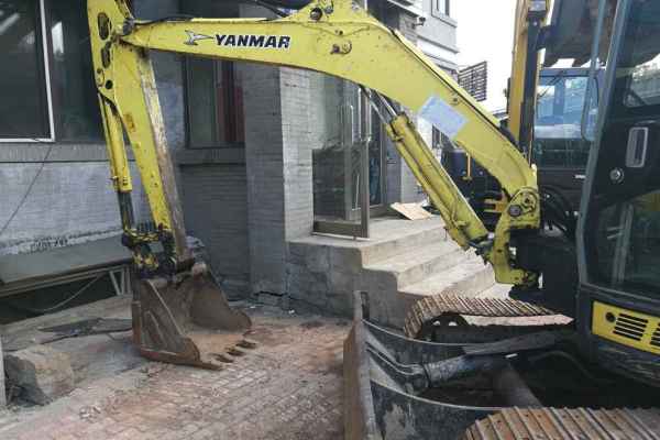 黑龙江出售转让二手8000小时2011年洋马ViO55挖掘机