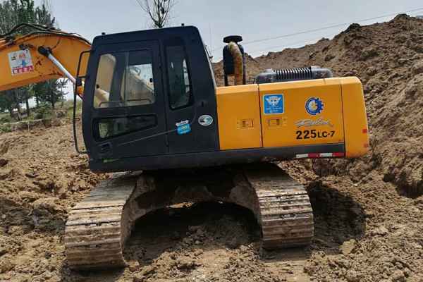 安徽出售转让二手10000小时2008年现代R215挖掘机