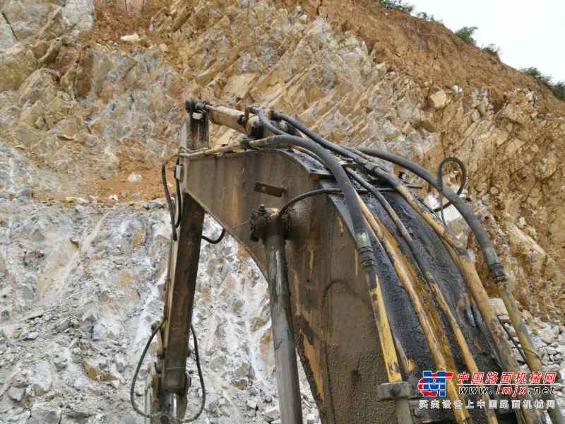 云南出售转让二手14550小时2009年柳工205C挖掘机