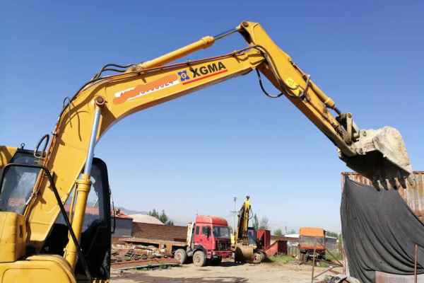 山西出售转让二手9115小时2011年厦工XG815挖掘机