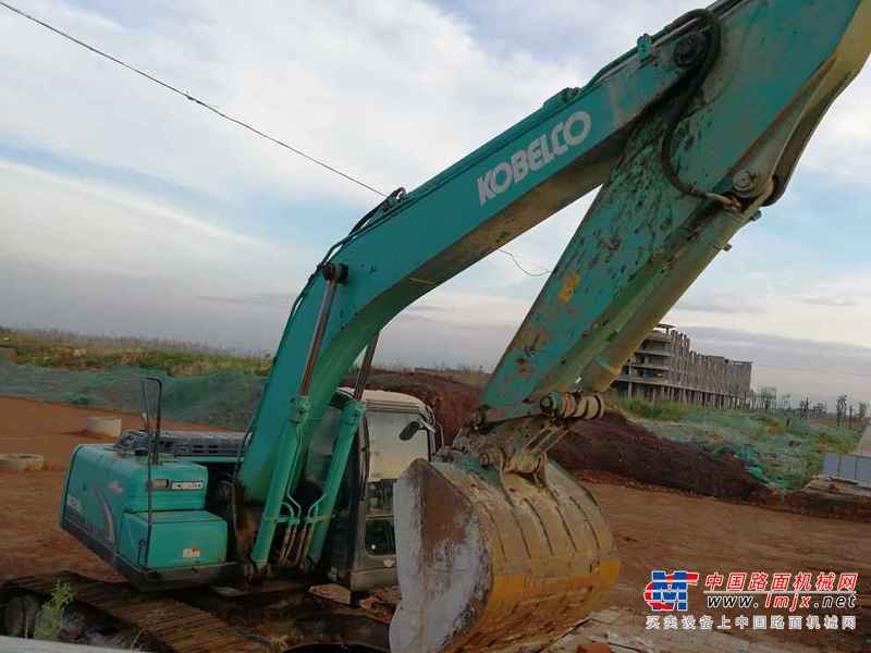 河南出售转让二手9800小时2012年神钢SK210LC挖掘机