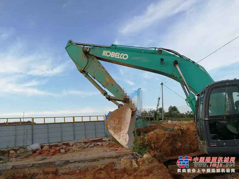 河南出售转让二手9800小时2012年神钢SK210LC挖掘机
