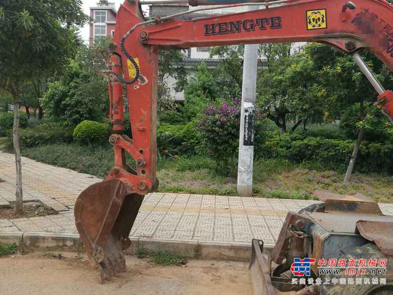 云南出售转让二手9000小时2009年恒特重工轮挖HTL60挖掘机