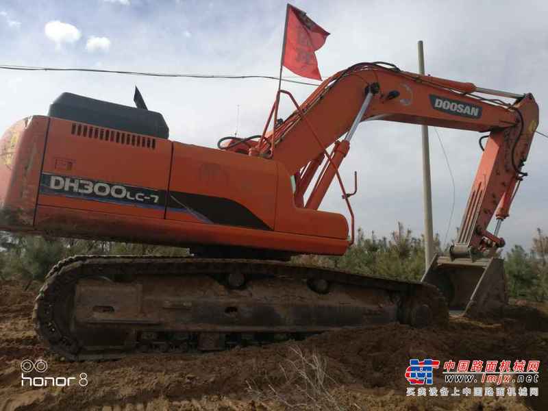 内蒙古出售转让二手6000小时2012年斗山DH300LC挖掘机