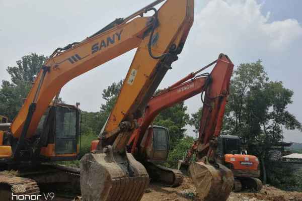 江苏出售转让二手7000小时2011年三一重工SY215C挖掘机