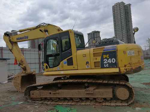 陕西出售转让二手8000小时2010年小松PC240LC挖掘机
