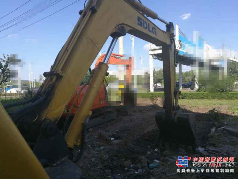 黑龙江出售转让二手7500小时2010年临工LG665挖掘机