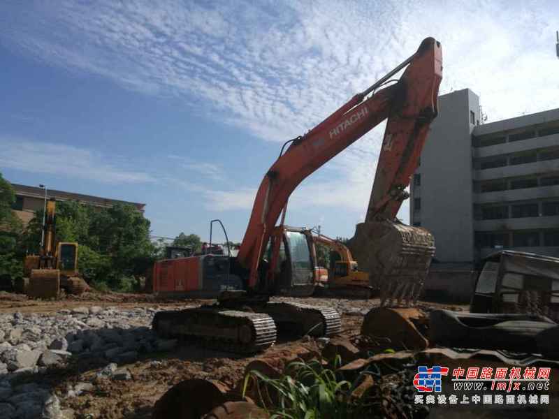 江西出售转让二手8000小时2010年日立EX220挖掘机