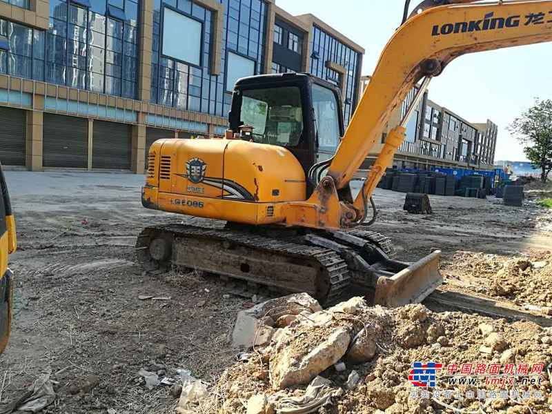安徽出售转让二手8000小时2010年龙工LG6085挖掘机