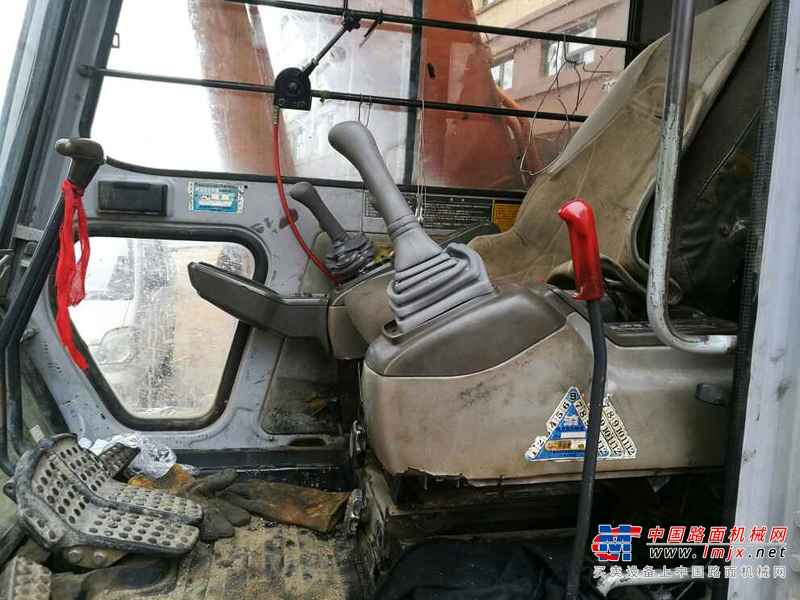 黑龙江出售转让二手15000小时2003年日立EX200挖掘机