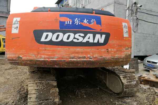 湖北出售转让二手11000小时2008年斗山DH220LC挖掘机