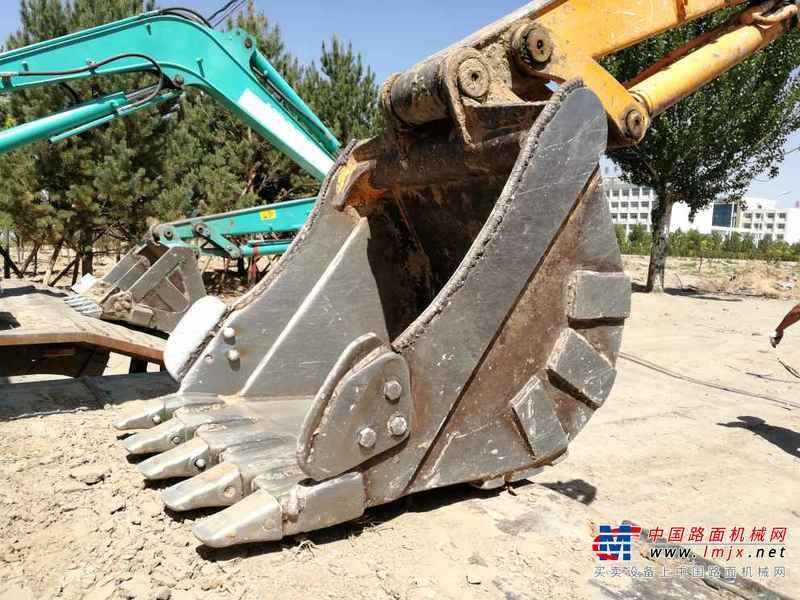 山西出售转让二手6330小时2010年龙工LG6065挖掘机