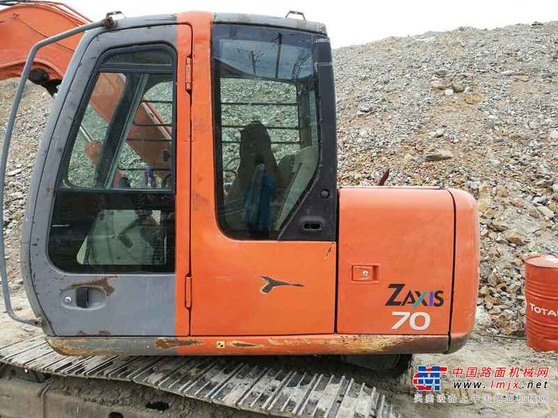 黑龙江出售转让二手6500小时2010年日立ZX70挖掘机