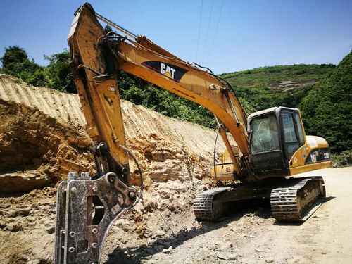 贵州出售转让二手13695小时2005年卡特彼勒320C挖掘机