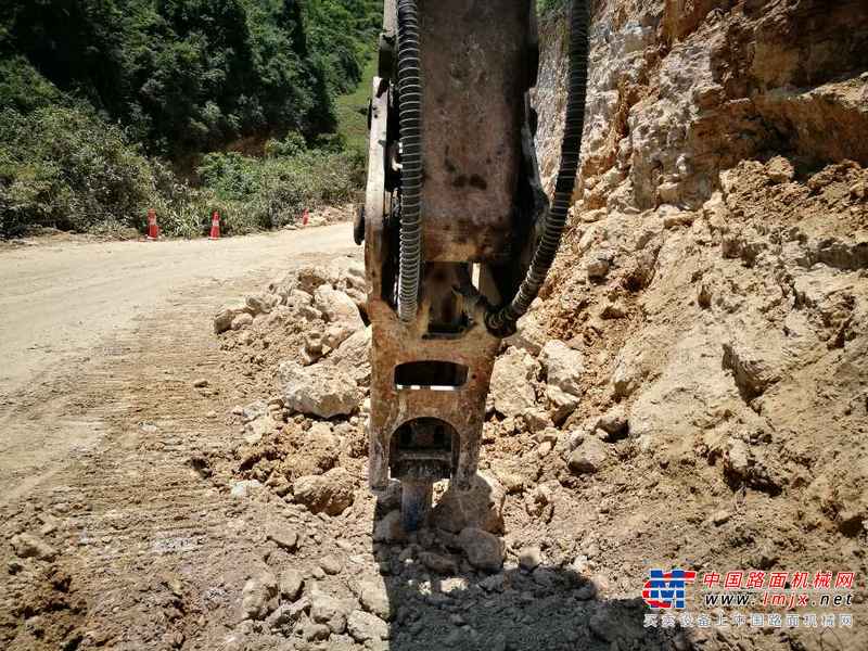 贵州出售转让二手13695小时2005年卡特彼勒320C挖掘机
