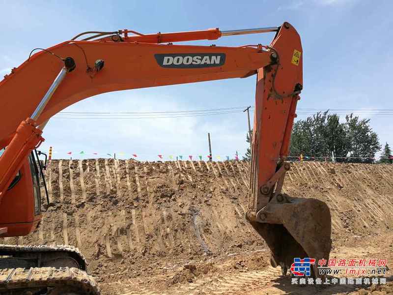陕西出售转让二手5000小时2011年斗山DH225LC挖掘机