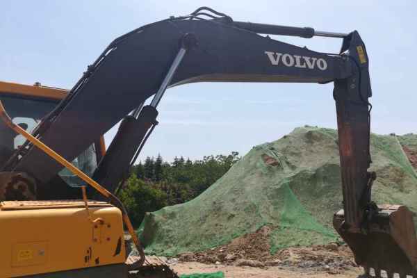 陕西出售转让二手4900小时2013年沃尔沃EC210B挖掘机