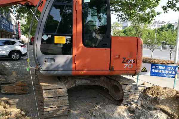 安徽出售转让二手11000小时2008年日立ZX70挖掘机