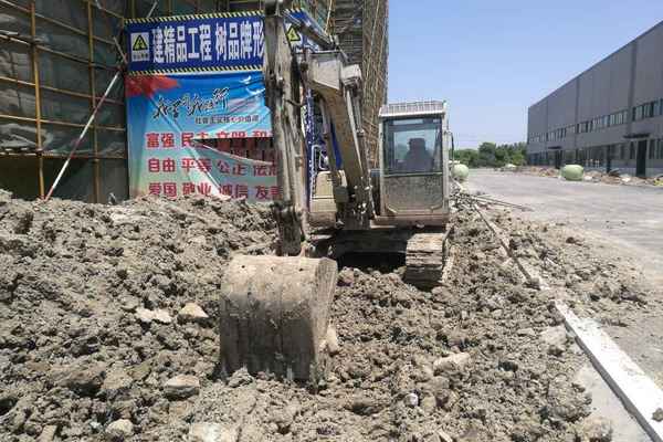 江苏出售转让二手13000小时2009年竹内TB175C挖掘机