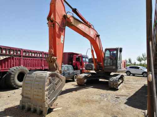 内蒙古出售转让二手12000小时2010年日立ZX240挖掘机