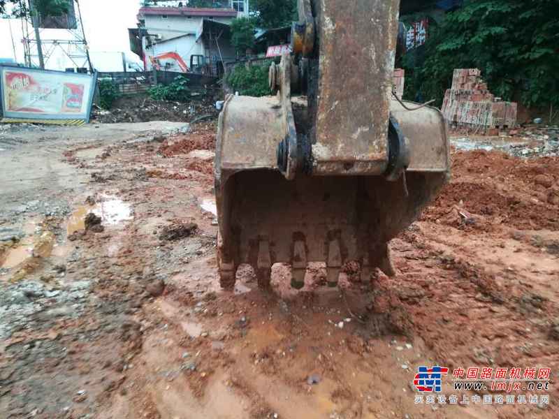 湖南出售转让二手11000小时2009年住友SH200A3挖掘机